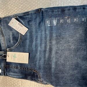 New Slim boot cut ever flex-short Maurice’s jeans